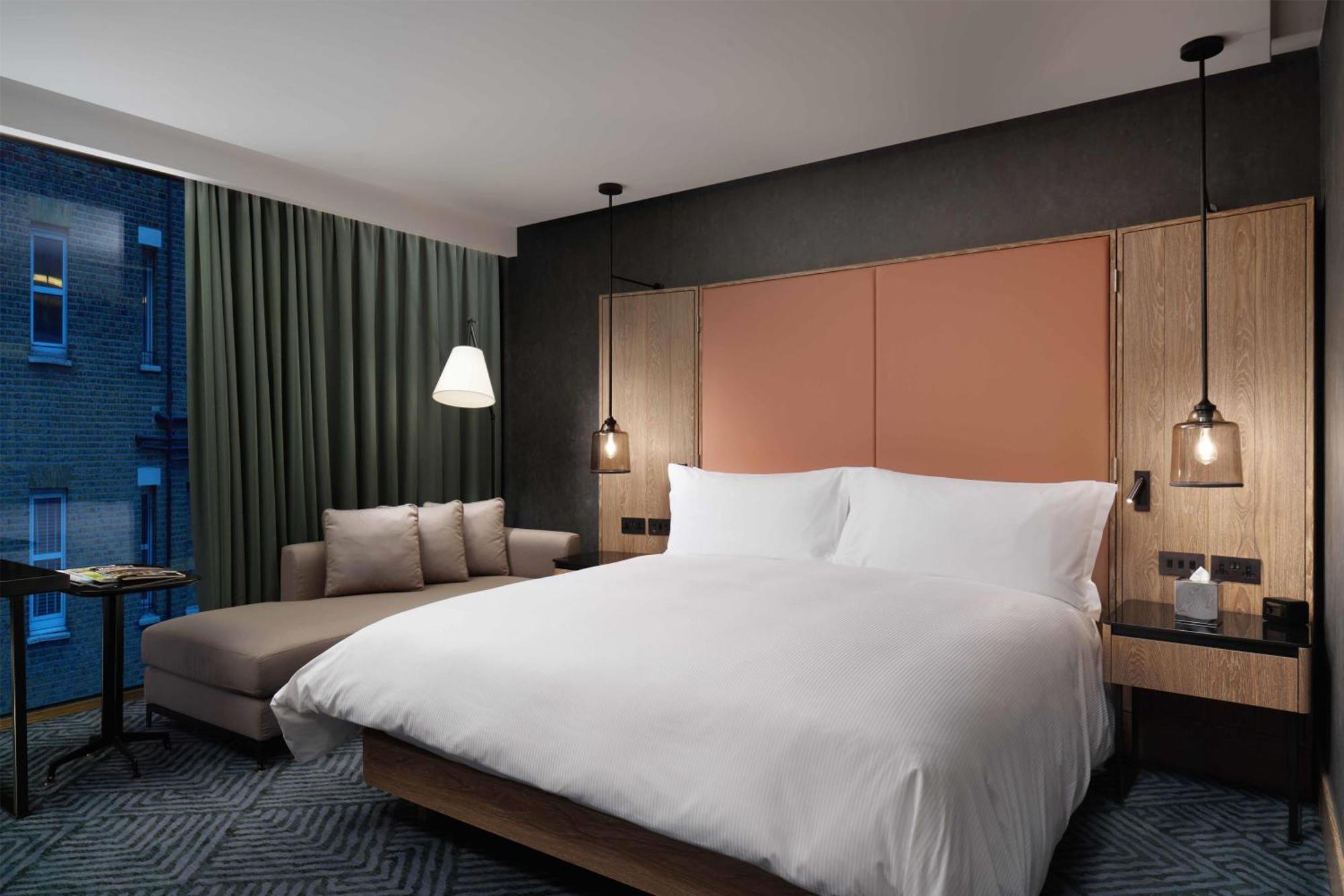 Deluxe King Room